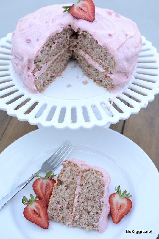 Strawberry Cake recipe with fresh strawberries | NoBiggie.net