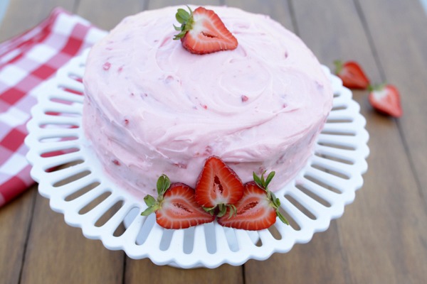 Strawberry Cake with a strawberry cream cheese frosting | NoBiggie.net