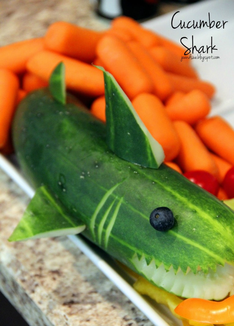 20+ Cute Fruit and Veggie Trays | NoBiggie