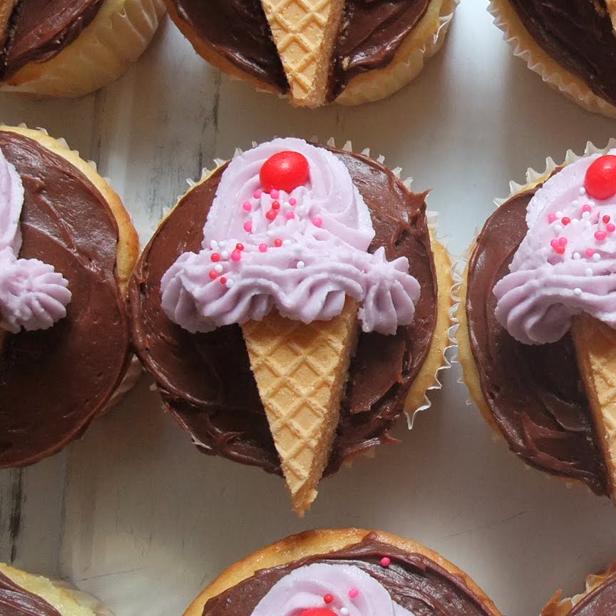 Ice cream cone cupcake | 25+ Cute ways to Frost a Cupcake