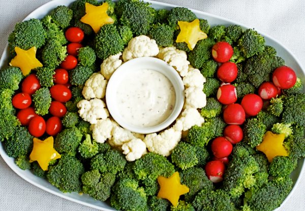 20+ Cute Fruit and Veggie Trays | NoBiggie