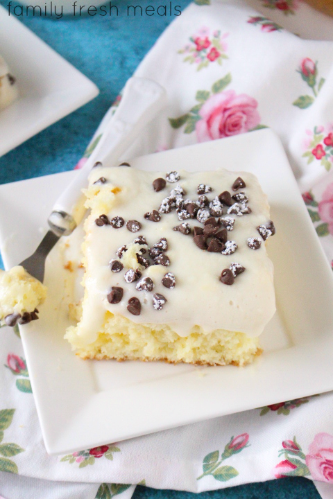 Cannoli Poke Cake | 25+ Poke Cake Recipes