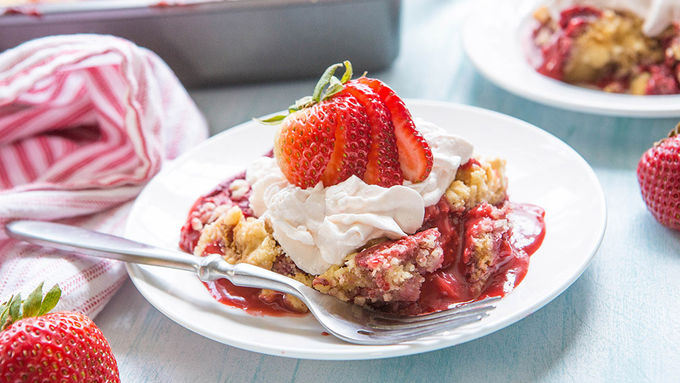 Strawberry Cream Dump Cake | 25+ cake mix recipes