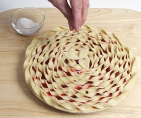 Spiral Top | 25+ Decorative Pie Crust Ideas