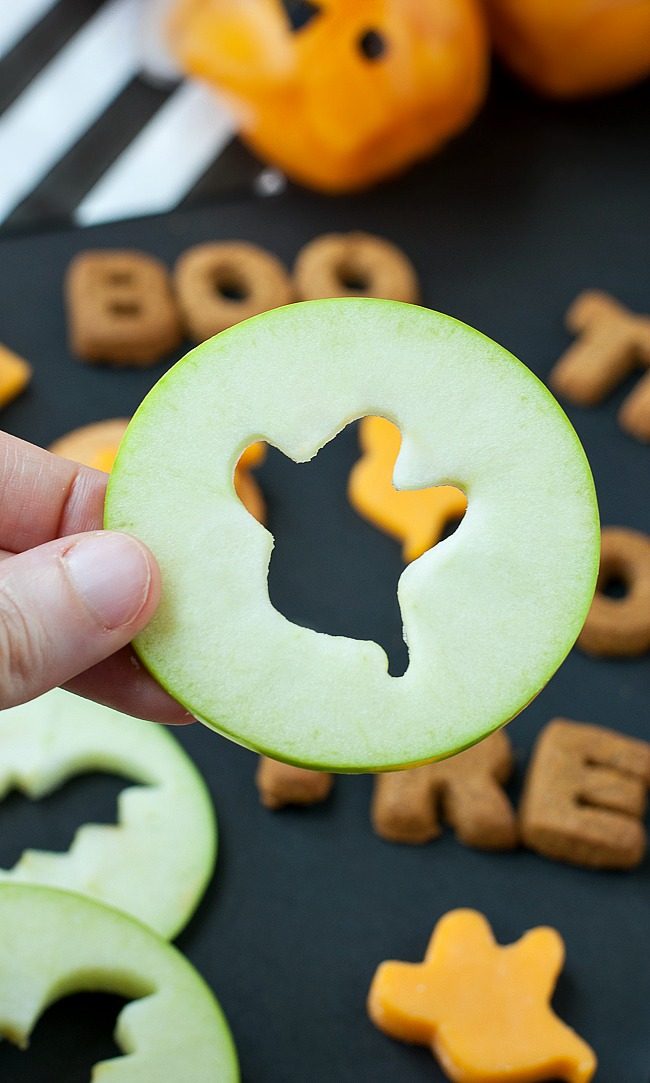 Ghost Apple Slices | 25+ Healthy Halloween Food