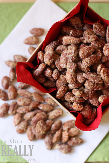 Roasted Cinnamon Almonds | 25+ Edible Christmas Gifts