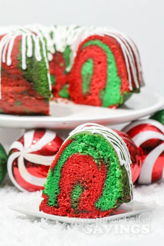 Holiday Grinch Bundt Cake | 25+ MORE Grinch Crafts and Cute Treats