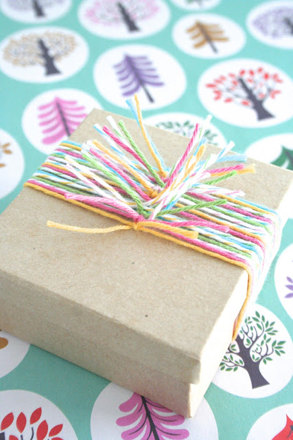Knotted Yarn Gift Wrap | 25+ Creative Gift Wrap Ideas