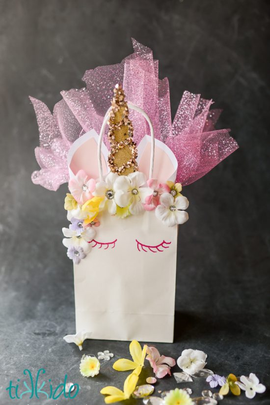 Unicorn Gift Bag | 25+ Unicorn Party Ideas