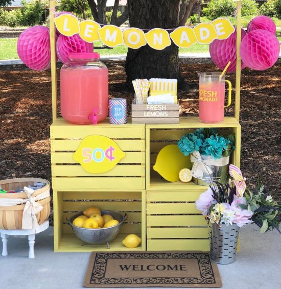 DIY Crate Lemonade Stand | 25+ Lemonade Stand Ideas