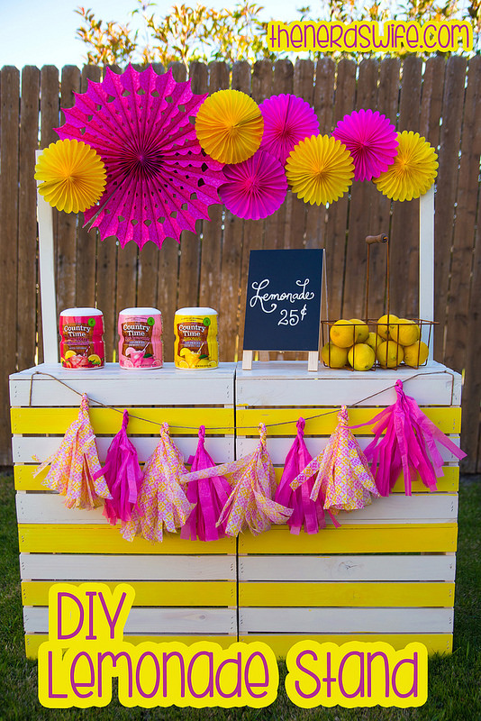 DIY Lemonade Stand | 25+ Lemonade Stand Ideas
