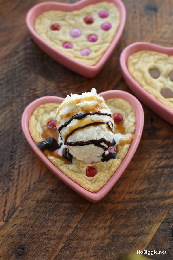 heart shaped chocolate chip cookie pizookie