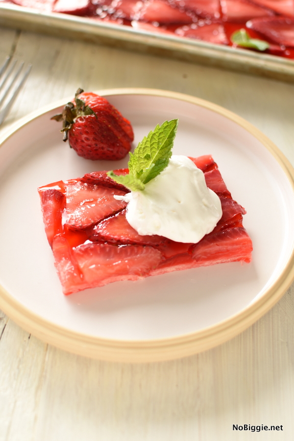 Strawberry Slab pie | 25+ Desserts to feed a crowd