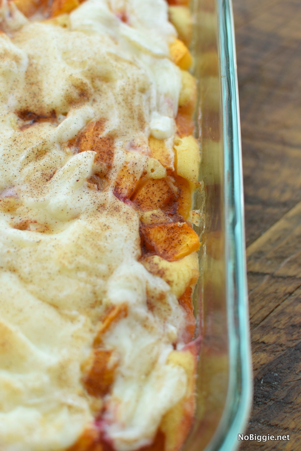 peach cobbler with cream cheese topping