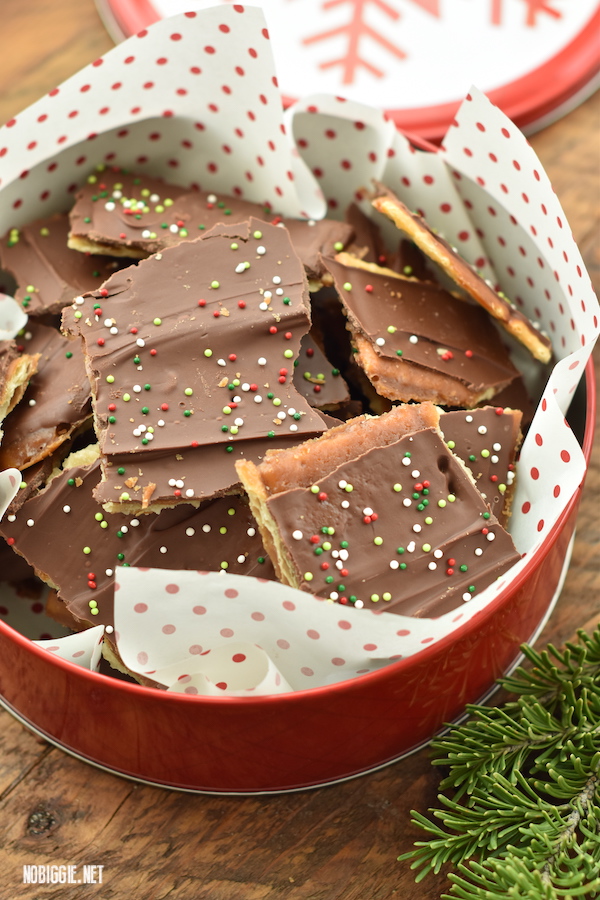 Christmas Saltine Cracker Toffee | NoBiggie.net