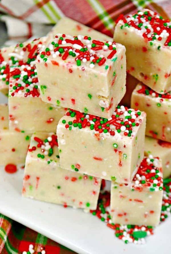 Sugar Cookie Christmas Fudge | 25+ Holiday Fudge Recipes