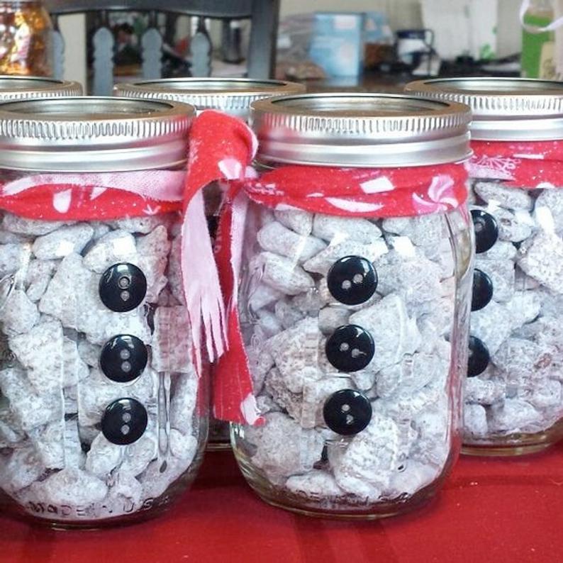 Snowman Puppy Chow Jars | 25+ more mason jar gift ideas
