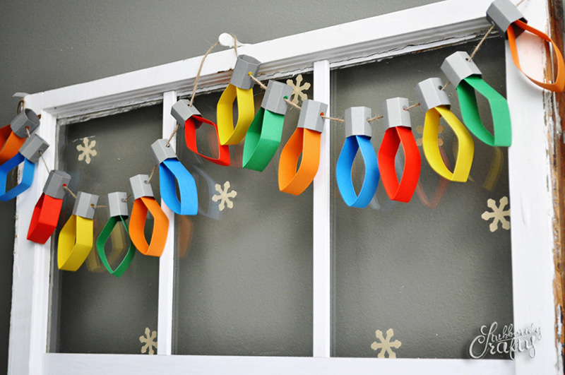 DIY paper Christmas lights garland