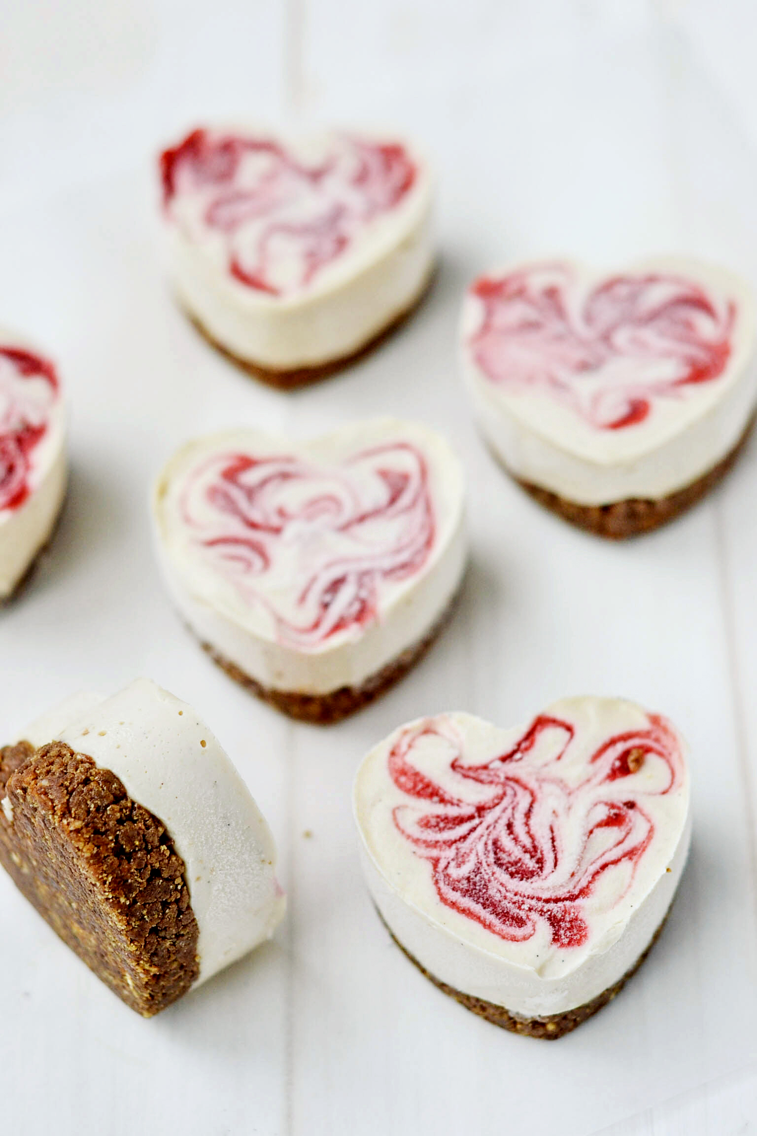 Vegan Strawberry Cheesecake | 25+ MORE Heart Shaped Food