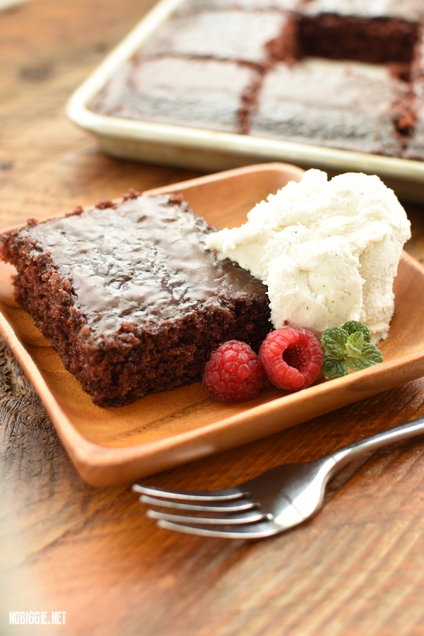 buttermilk chocolate cake | 25+ Desserts to feed a crowd