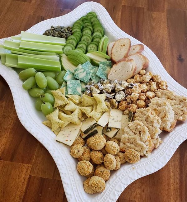 St Patrick's Day Green and Gold Cheese Board | St. Patrick's Day Charcuterie Boards