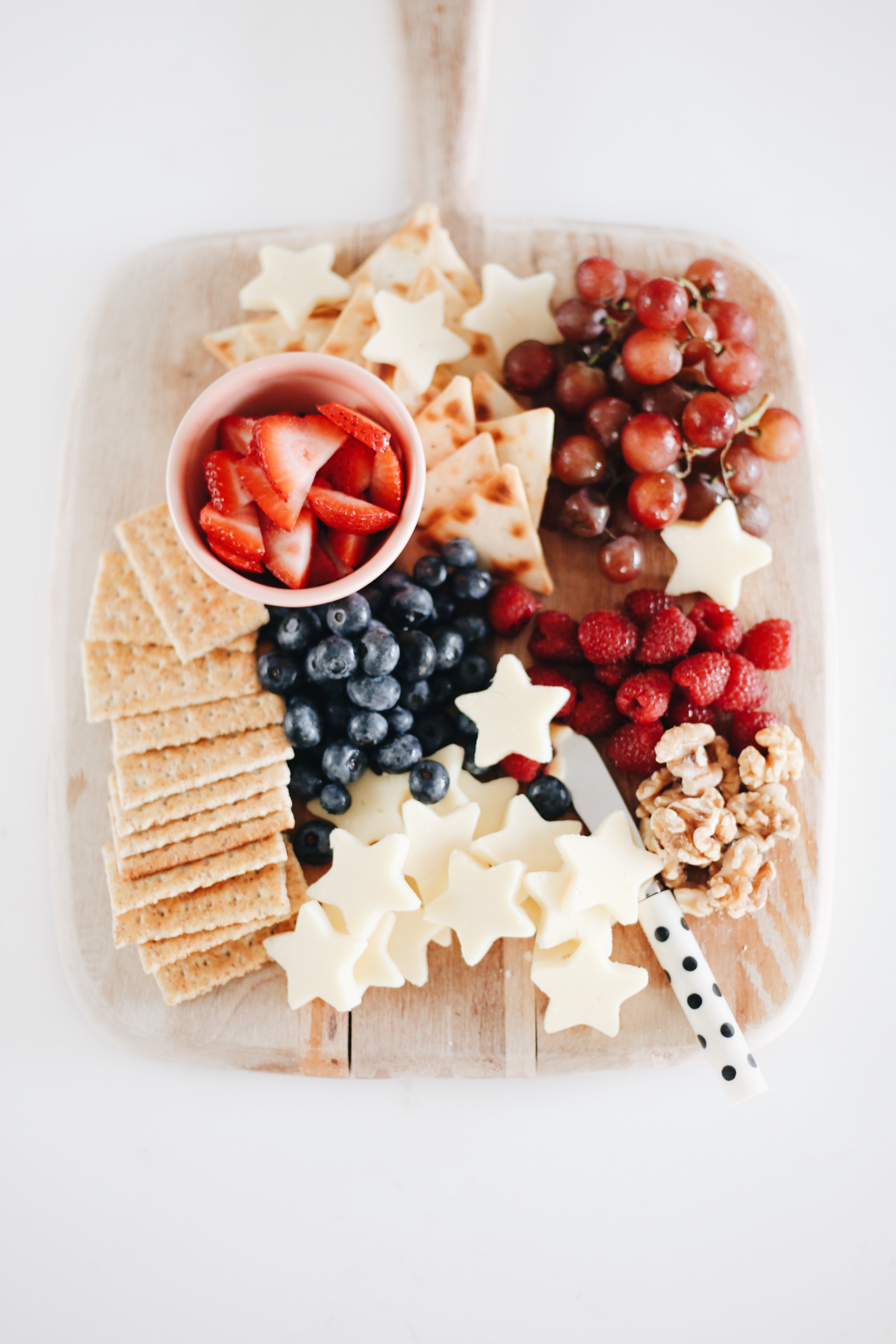 Patriotic Fruit and Cheese Tray | Patriotic Charcuterie Boards