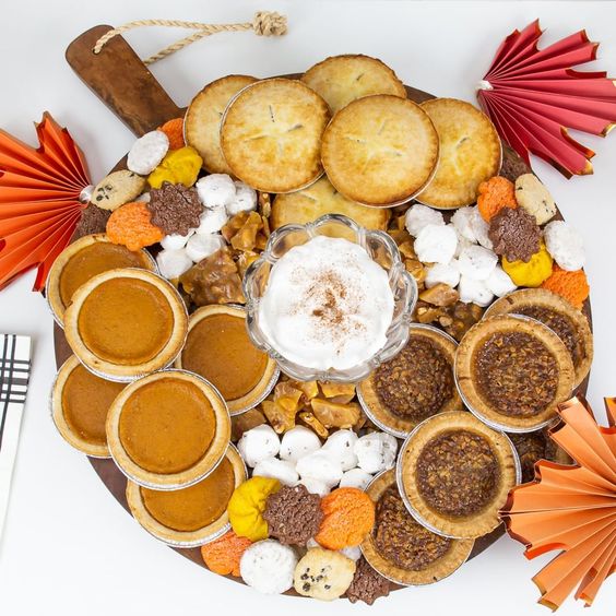 Thanksgiving pie charcuterie board | Thanksgiving Charcuterie Boards