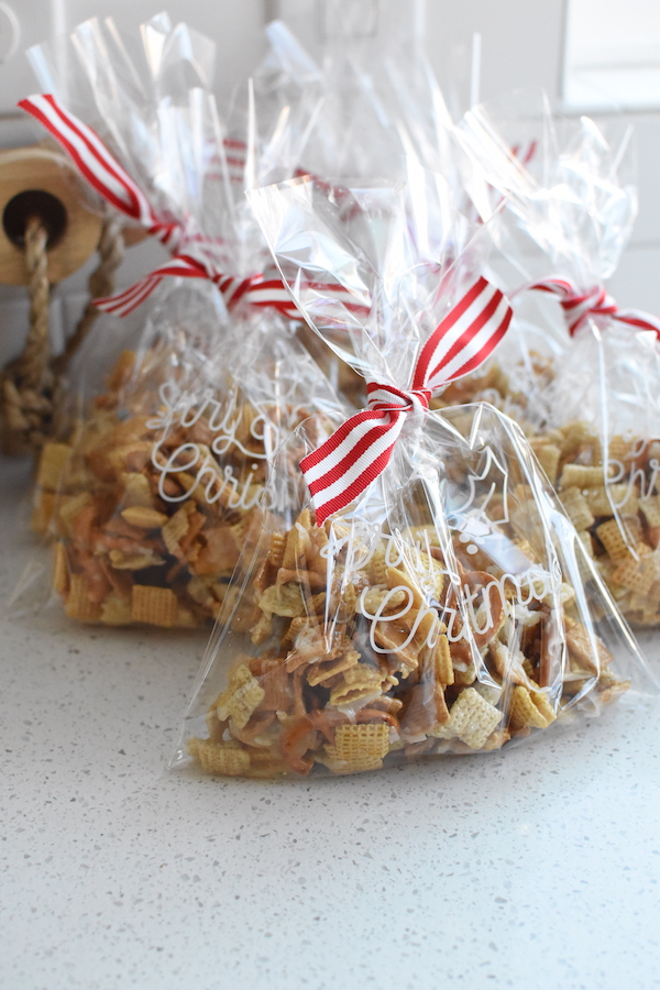 Christmas gift sweet Chex mix | NoBiggie.net